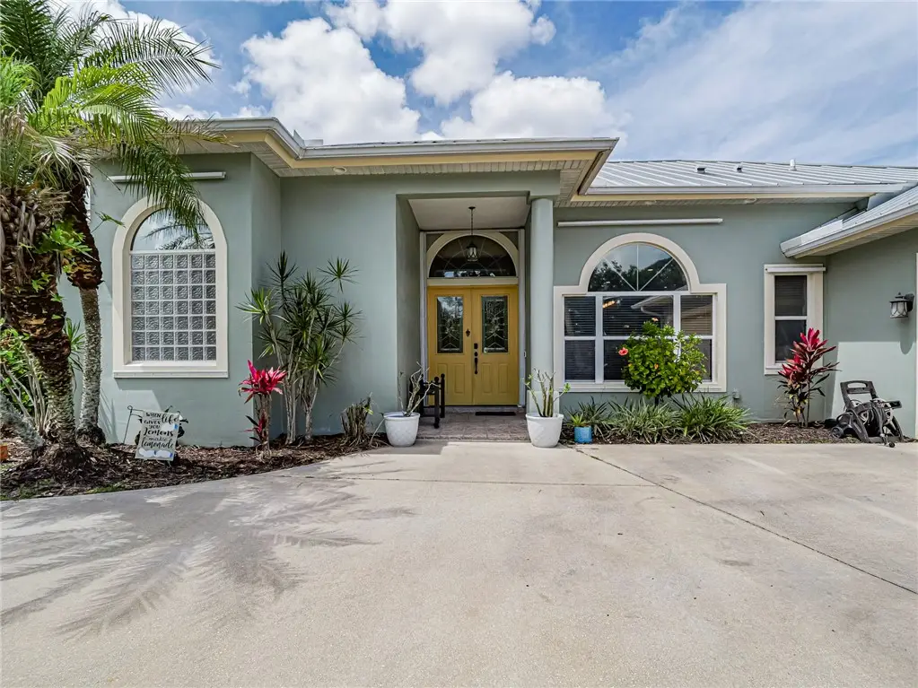 6489 53rd Circle, Vero Beach, FL 32967 - #1