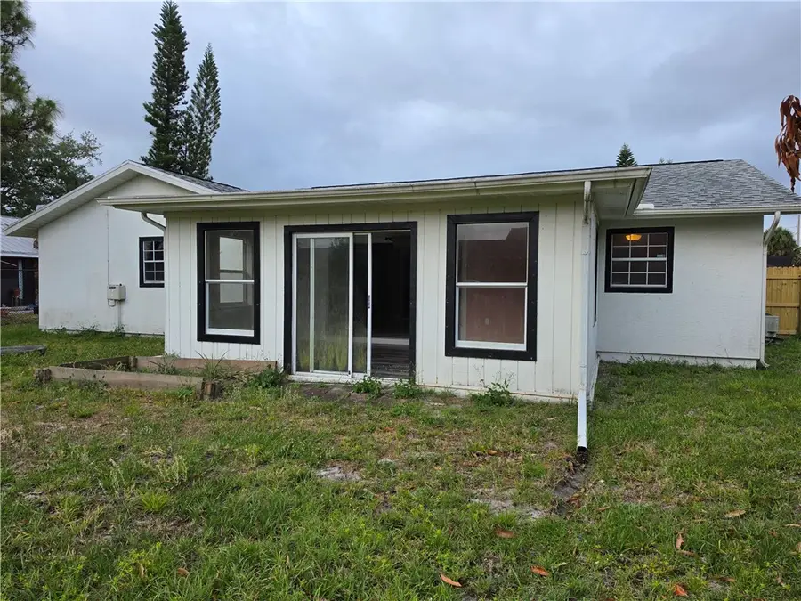 581 Crescent Avenue, Port Saint Lucie, FL 34984 - #3