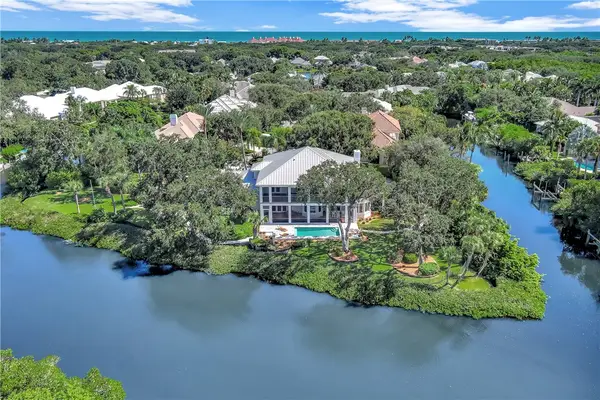 140 Waterway Lane, Vero Beach, FL 32963