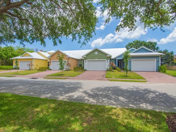 1805 Bridgepointe Circle #3, Vero Beach, FL 32967