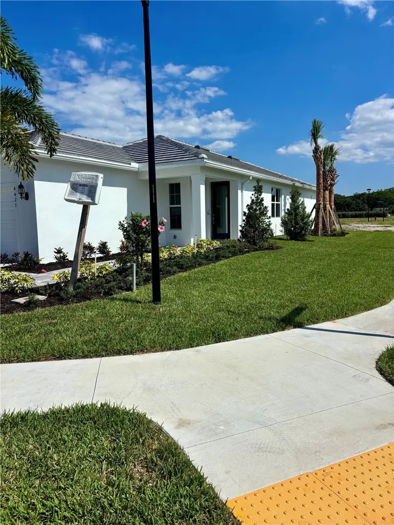 4427 Pinafore Street #COMPASS 211, Vero Beach, FL 32967 - #2