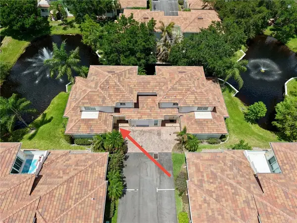 568 7th Square #101, Vero Beach, FL 32962