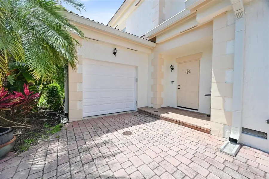 568 7th Square #101, Vero Beach, FL 32962 - #2