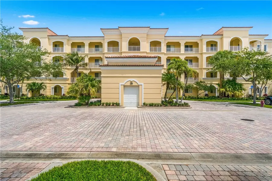 19 Harbour Isle Drive W #305, Hutchinson Island, FL 34949 - #2