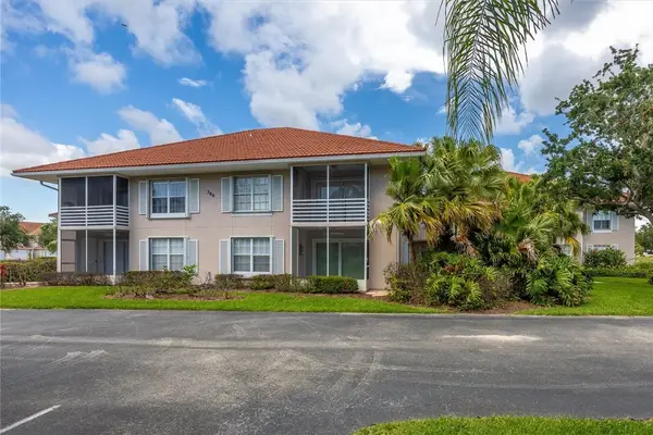 300 Grand Royale Circle #104, Vero Beach, FL 32962