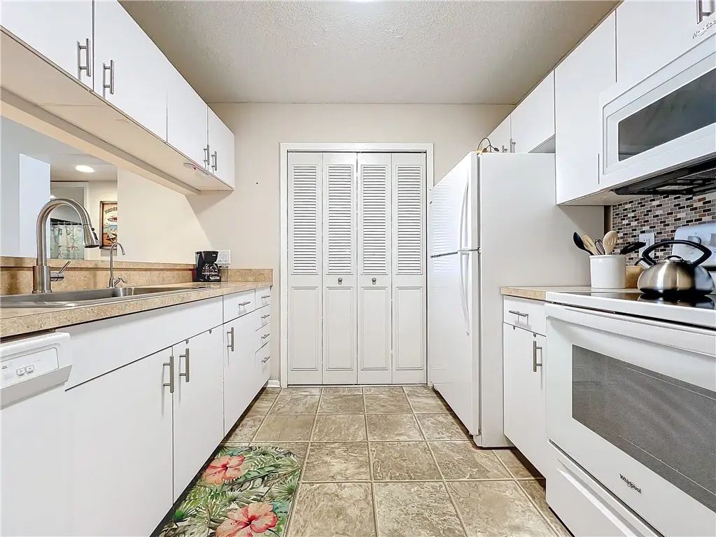 46 Plantation Drive #203, Vero Beach, FL 32966 - #1