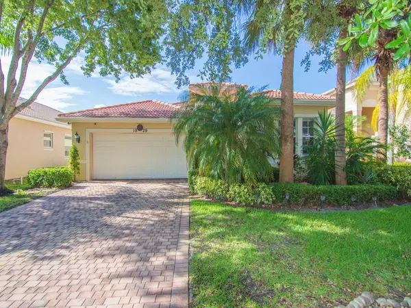 1929 Grey Falcon Circle Sw, Vero Beach, FL 32962