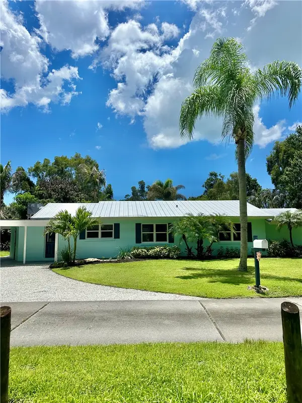 450 28th Court, Vero Beach, FL 32968