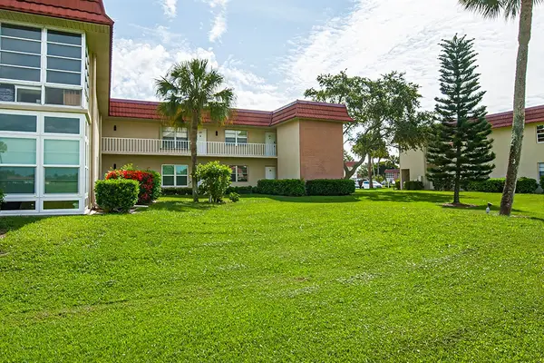 78 Royal Oak Drive #201, Vero Beach, FL 32962