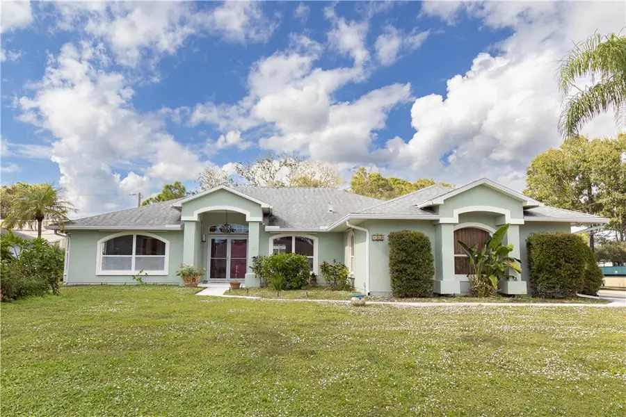 122 Coconut Street, Sebastian, FL 32958 - #3