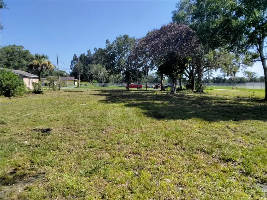 1075 Lincoln Street, Fellsmere, FL 32948 - #1