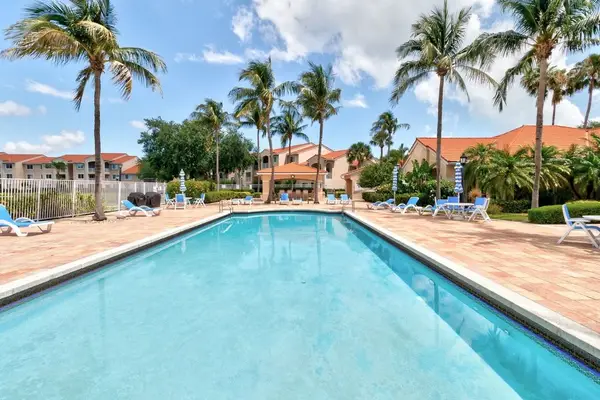 1590 S 42nd Circle #207, Vero Beach, FL 32967