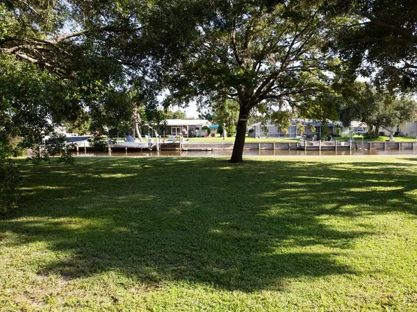 469 21st Street Se, Vero Beach, FL 32962