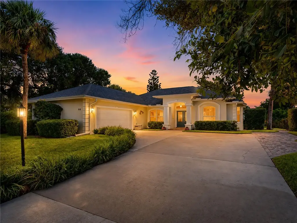 916 Pebble Lane, Vero Beach, FL 32963 - #1