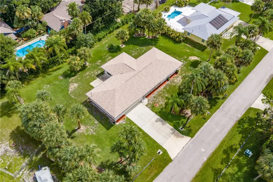 374 Citrus Avenue, Sebastian, FL 32958 - #2