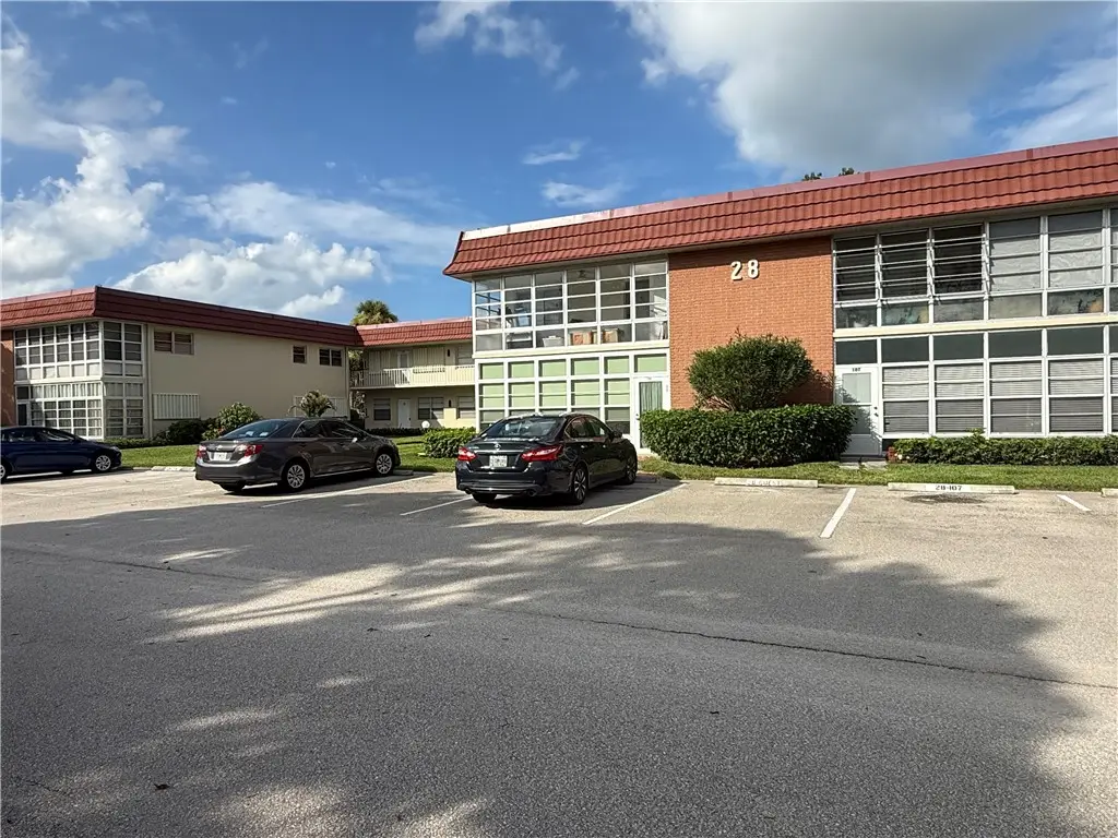 28 Pine Arbor Lane #105, Vero Beach, FL 32962 - #1