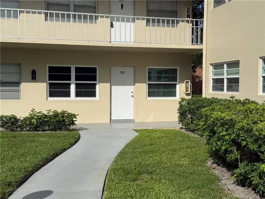 28 Pine Arbor Lane #105, Vero Beach, FL 32962 - #2