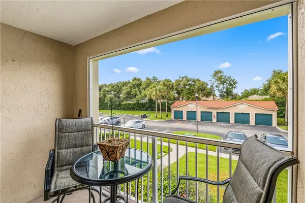 1570 S 42nd Circle #203, Vero Beach, FL 32967