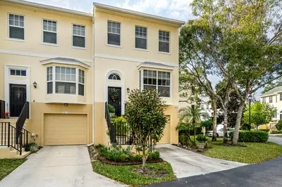 1635 42nd Square #104, Vero Beach, FL 32960