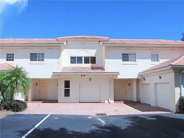 576 7th Square #202, Vero Beach, FL 32962