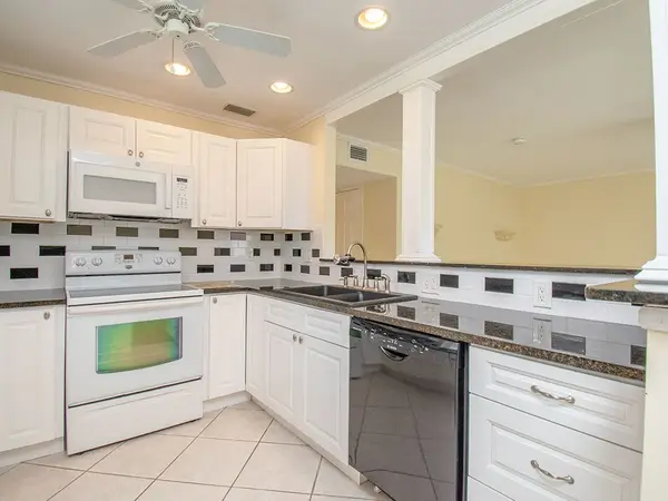 61 Woodland Drive #102, Vero Beach, FL 32962