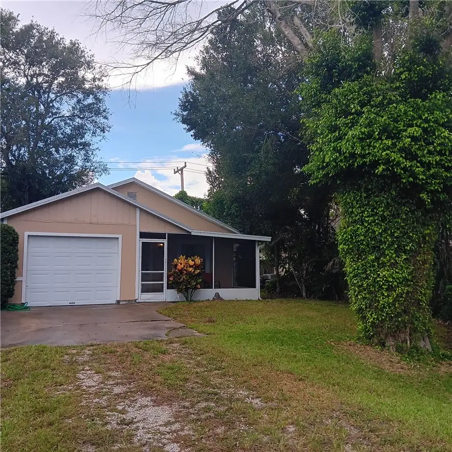 1395 26th Avenue Sw, Vero Beach, FL 32962 - #1