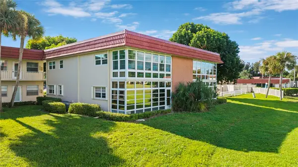27 Pine Arbor Lane #106, Vero Beach, FL 32962