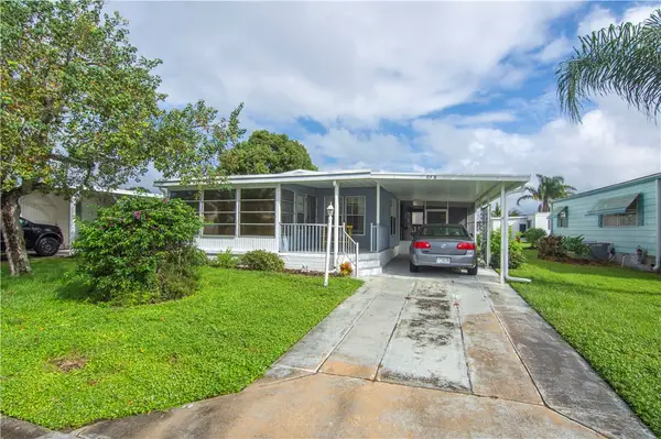 959 Laurel Circle, Barefoot Bay, FL 32976