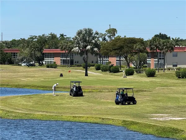 104 Royal Oak Drive #101, Vero Beach, FL 32962