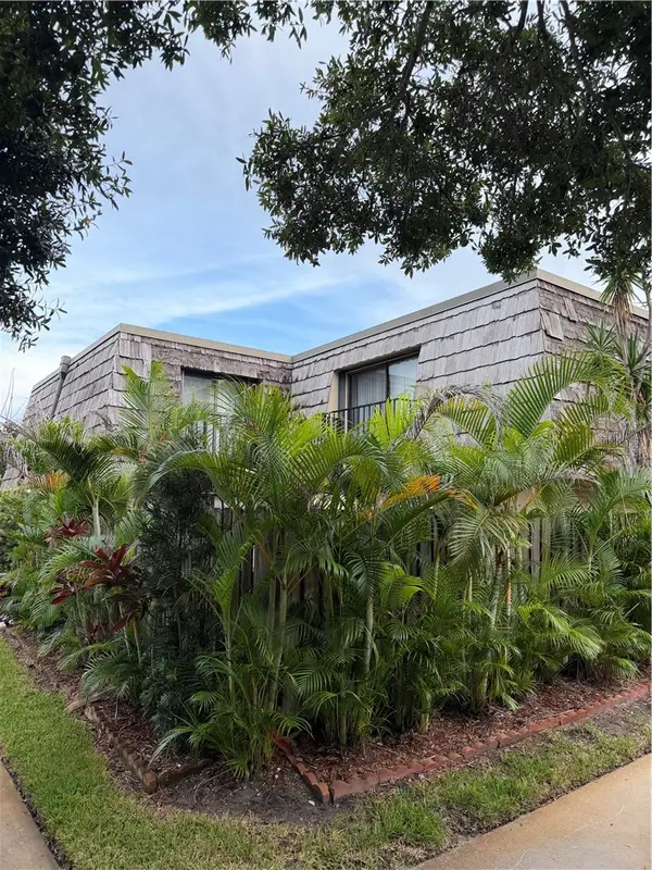 360 S Waverly Place #6A, Vero Beach, FL 32960