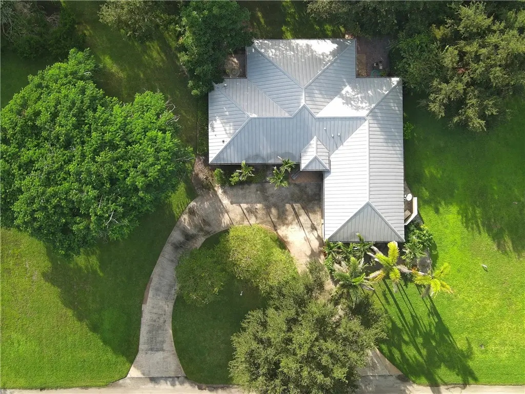 305 10th Avenue, Vero Beach, FL 32962 - #1