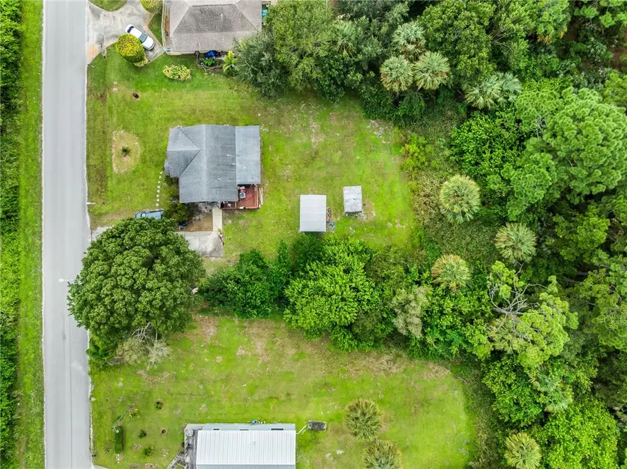 915 9th Court Sw, Vero Beach, FL 32962 - #2