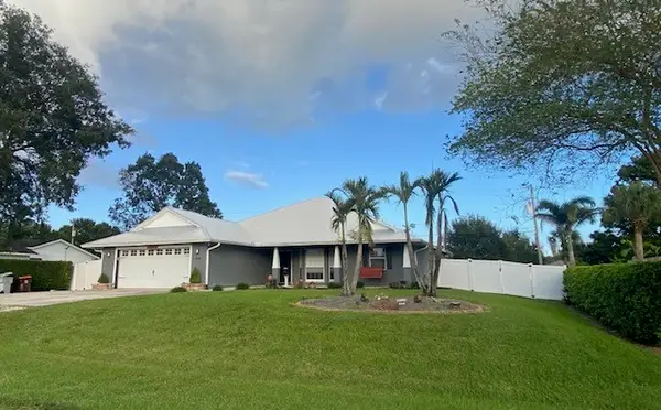 8526 97th Avenue, Vero Beach, FL 32967