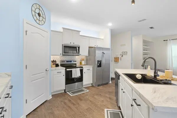 2348 Falling Star Ln, Green Cove Springs, FL 32043