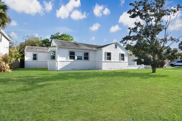 107 Arpieka Ave, St Augustine, FL 32080