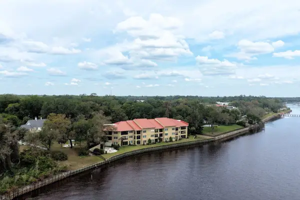 2099 E Winterbourne #306, Orange Park, FL 32073