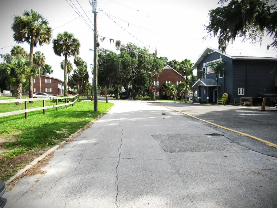 14 S Lake St, Crescent City, FL 32112 - #3