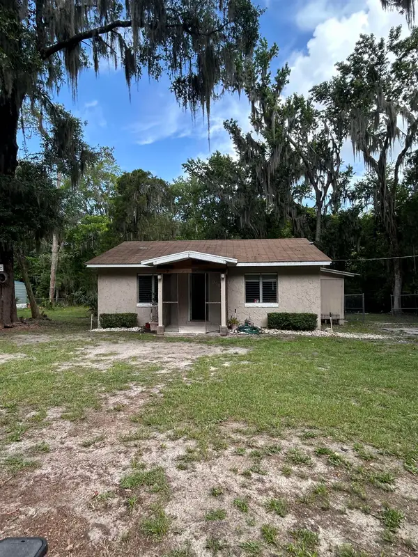 908 River St, Palatka, FL 32177