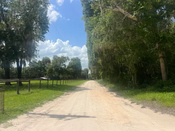 000 N 1st Street, Satsuma, FL 32189