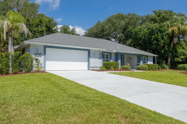 145 Whispering Oaks Cir, St Augustine, FL 32080