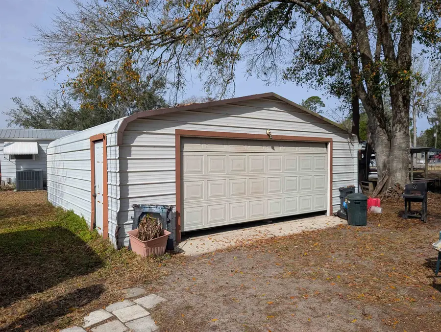 102 Edgewater, Satsuma, FL 32189 - #2