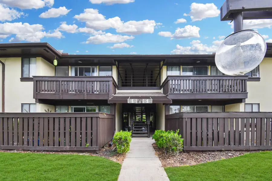 40 Club House Dr #207, Palm Coast, FL 32137 - #3