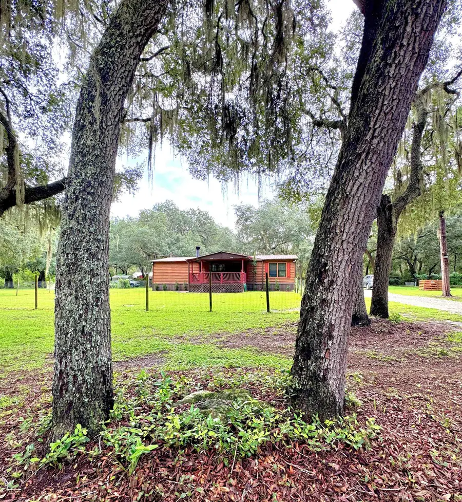 202 N Pine Ave, Florahome, FL 32140 - #2