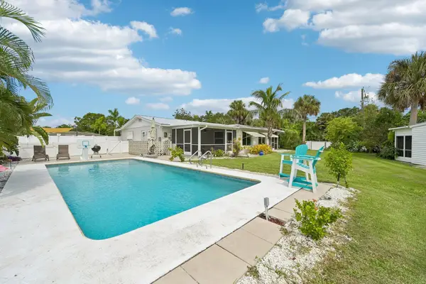 631 Coral Dr, NOKOMIS, FL 34275