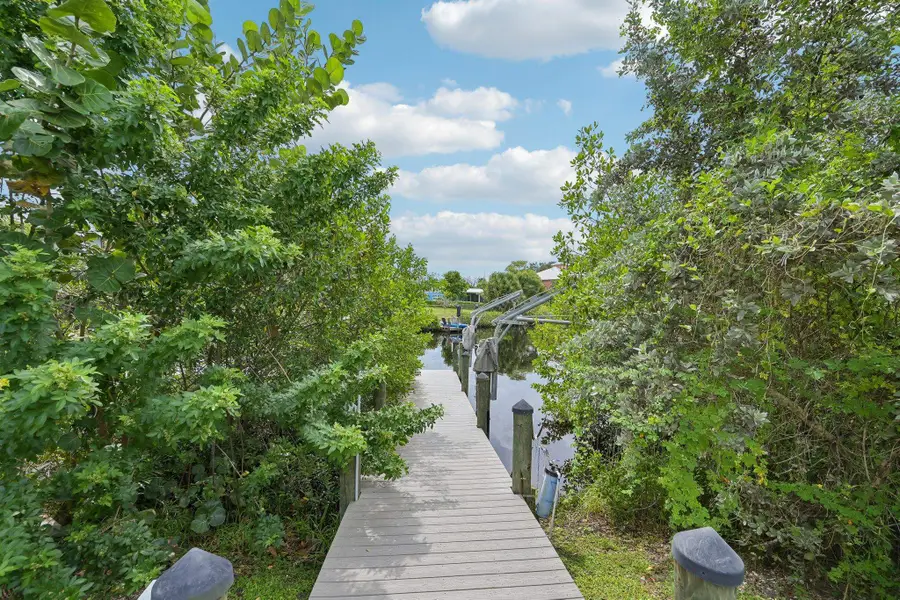 631 Coral Dr, Nokomis, FL 34275 - #2