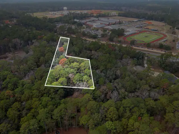 7091 Thomasville Road, Tallahassee, FL 32312