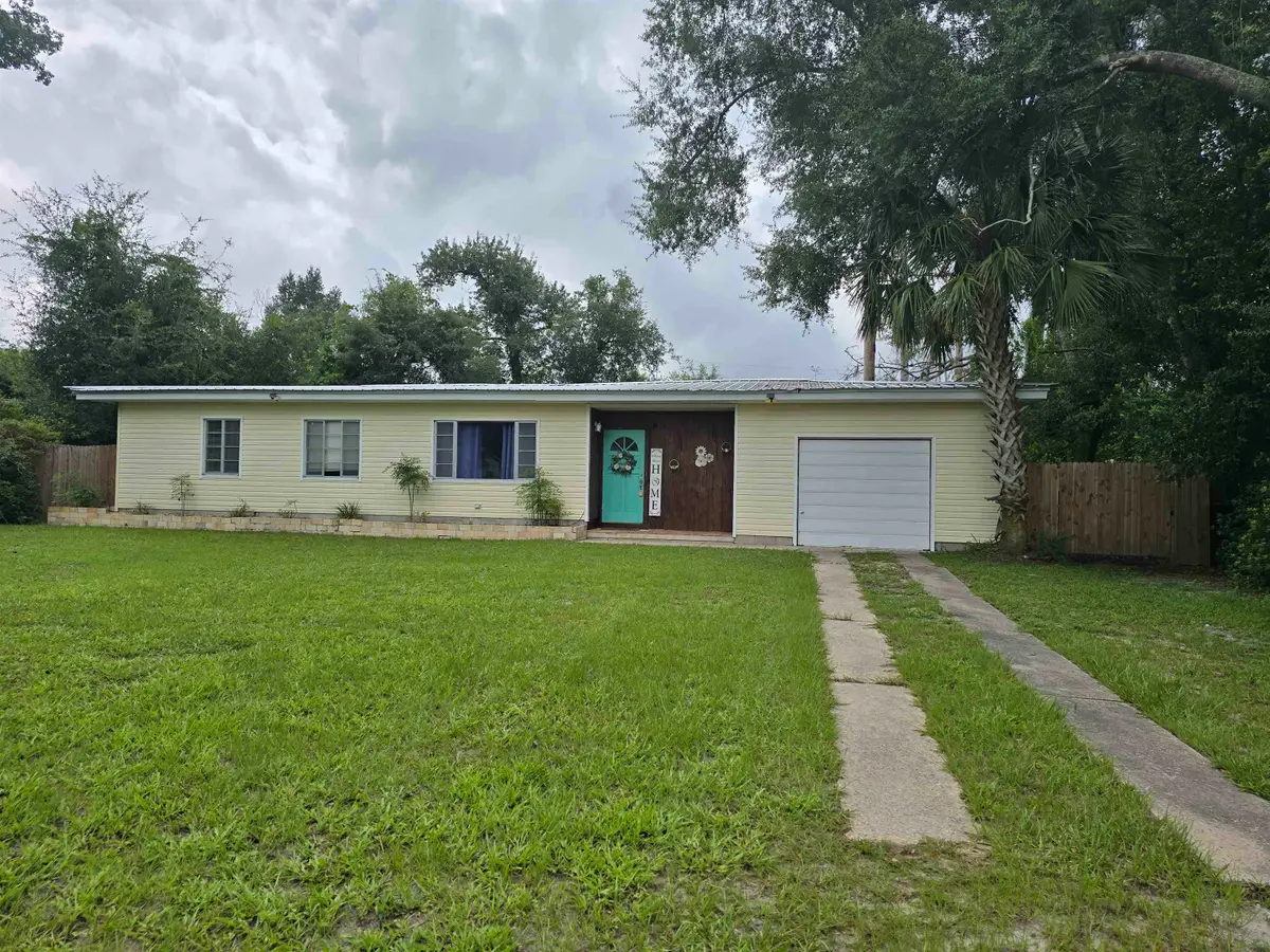 309 W Oak St, Perry, FL 32347 - #1
