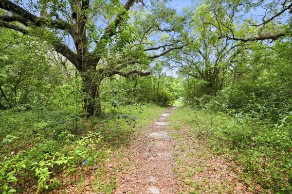 1612 Old Bainbridge Road, Tallahassee, FL 32303