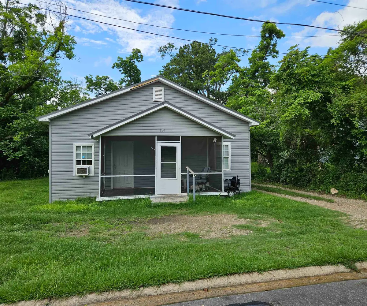 216/222 Bowen Street, Pelham, GA 31779 - #1