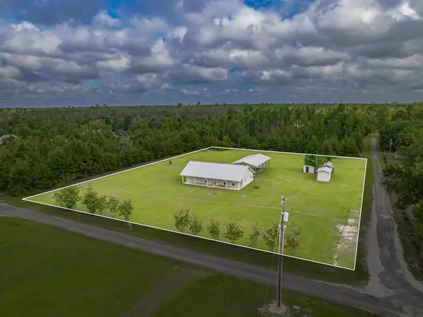 17765 NW Cardinal Drive, Blountstown, FL 32424